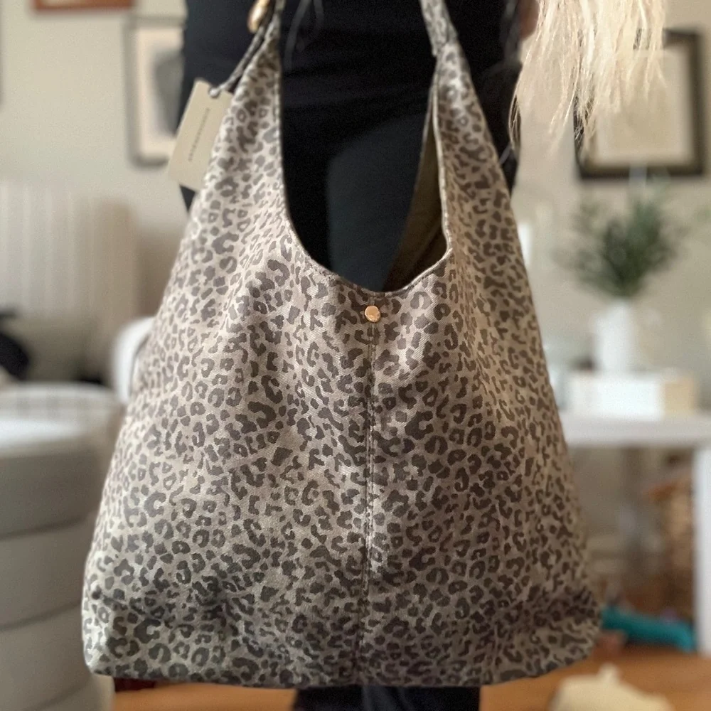 NWT ANTHROPOLOGIE LOVE KNOT SLOUCHY TOTE W/POUCH - Picture 7 of 12